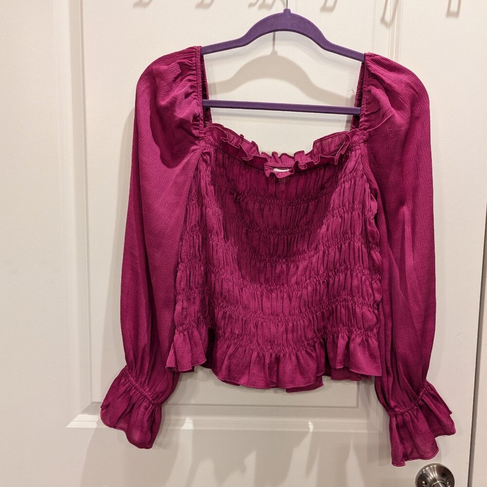 A New Day - Violet Puffed shoulder, Rouched Top SZ M